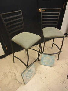 lot 609 image: BARSTOOLS W METAL FRAME, UPHOLSTERED SEAT
