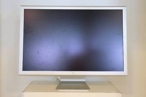 lot 33 image: Apple A1083 30 Cinema HD Display