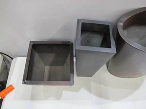 lot 388 image: Lot of 4 Garden Planter Pots with Bronze Exterior