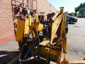 lot 5 image: 3-Point Mount Toreq 100 Tractor Back Hoe