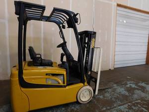 lot 7 image: 2015 Yale ERP040 Electric Forklift