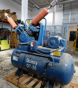 lot 10 image: Quincy QT-20 Air Compressor