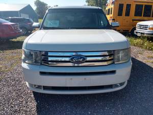 lot 7 image: 2009 Ford Flex AWD