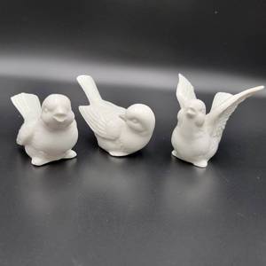 lot 41 image: Vintage Three Little Birds porcelain Figurines