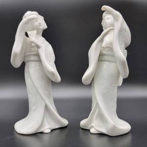 lot 43 image: Mid-Century 1970s Homco White Porcelain Geisha Figurines