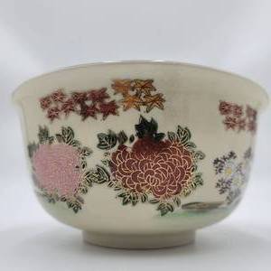 lot 64 image: Vintage Japanese Satsuma Bowl