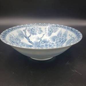 lot 68 image: Vintage Chinese Porcelain Cherry Blossom Bowl