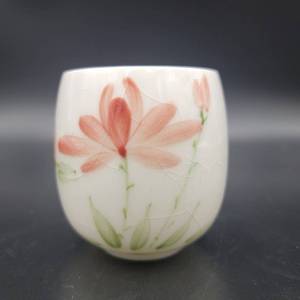 lot 75 image: Delicate Rare Vintage Jingdezhen Porcelain Teacup