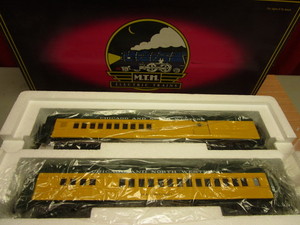 lot 516 image: M.T.H. SCALE MADISON COMBINEDINER CHICAGO NORTHWESTERN 2-CAR PASSENGER SET - NEW, W BOX