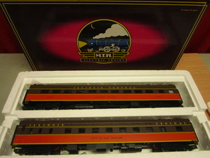 lot 517 image: M.T.H. SCALE STREAMLINED SLEEPERDINER SET W BOX