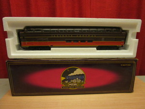 lot 518 image: M.T.H. VISTA DOME ILLINOIS CENTRAL PASSENGER CAR - NEW, W BOX