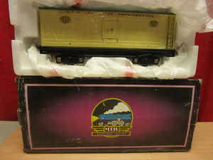lot 520 image: M.T.H. TINPLATE TRADITIONS STANDARD NO. 214R REEFER CAR - NEW, W BOX