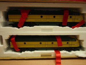 lot 528 image: K-LINE C&NW DIESEL O ENGINES, EQUIPPED W LIONEL TRAINMASTER CONTROL, RAIL SOUNDS - NEW, W BOX