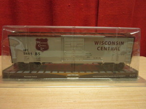 lot 545 image: MENARDS GOLD LINE COLLECTION LTD. ED. WISCONSIN CENTRAL TRAIN CAR, O27 - NEW