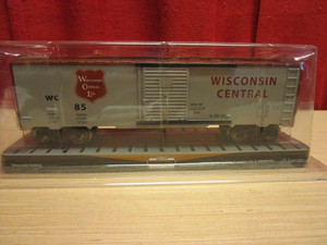 lot 547 image: MENARDS GOLD LINE COLLECTION LTD. ED. WISCONSIN CENTRAL TRAIN CAR, O GAUGE - NEW