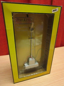 lot 548 image: M.T.H. RAIL KING O SCALE 3-POSITION SEMAPHORE - NEW, IN BOX