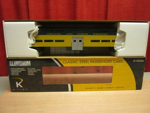 lot 551 image: K-LINE CLASSIC STEEL PASSENGER CARS ALUMINUM 21 C&NW BI-LEVEL PARLOR CAR, O SCALE - NEW, W BOX