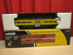 lot 554 image: K-LINE CLASSIC STEEL PASSENGER CARS ALUMINUM 21 C&NW BI-LEVEL CAB CAR, O SCALE - NEW, W BOX