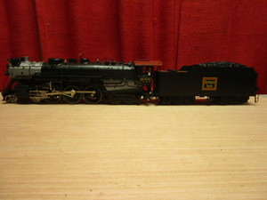 lot 576 image: CB&Q S-4 HUDSON 4-6-4 LOCOMOTIVE SCALE BRASS LOCOMOTIVE, BURLINGTON TENDER, O GAUGE