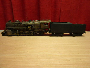 lot 581 image: VINTAGE BRASS LOCOMOTIVE ENGINE W TENDER