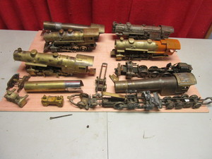 lot 588 image: ASSTD. SCALE LOCOMOTIVE ENGINES  ENGINE PARTS