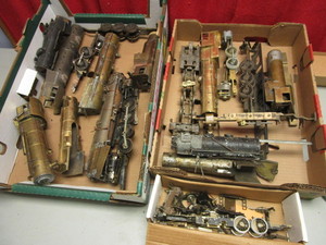 lot 590 image: ASSTD. VINTAGE LOCOMOTIVE ENGINE PARTS