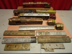 lot 642 image: BRASS ENGINE PARTS, SCALE