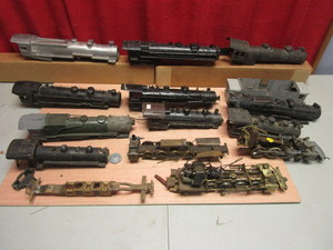 lot 643 image: LOCOMOTIVE ENGINE PARTS, SCALE
