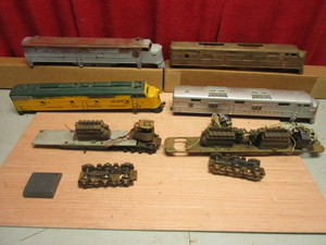 lot 646 image: BRASS ENGINE HOUSINGS, PARTS - SCALE