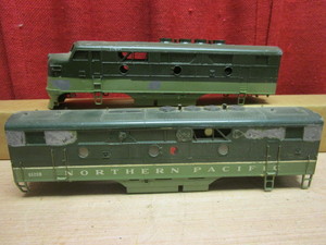 lot 653 image: NORTHERN PACIFIC ENGINE, TRAIN CAR HOUSING