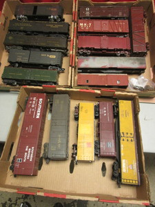 lot 656 image: ASSTD. KIT-BUILT, SCRATCH-BUILT O TRAIN CARS