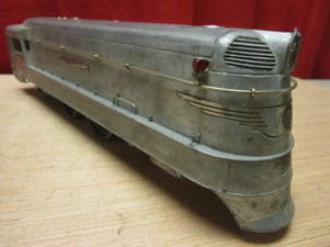 lot 680 image: LIONEL HIAWATHA ENGINE