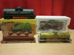 lot 682 image: KMT KIT-BUILT TANK CAR, PENNSYLVANIA CABOOSE, TANK CARS, O SCALE