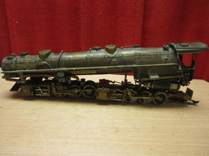 lot 685 image: SCALE BRASS ENGINE