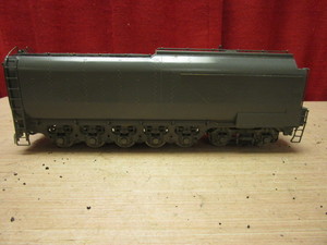 lot 689 image: VINTAGE TENDER, O SCALE