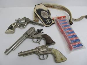 Group of Vintage Cap Guns &amp Unopened Sleeve of Caps