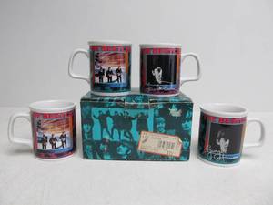 Set of 4 BEATLES Mugs wBox