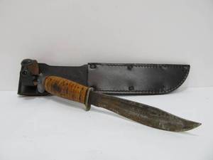 Old vintage Fixed Blade Knife w Leather Sheath