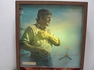 Working Vintage WINSTON Cigarettes Lighted Advertising Sign Clock