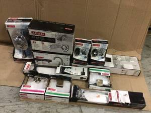 Lot of Bathroom Items Customer Returns See Pictures