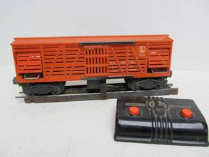 Lionel No. 3656 Operating Stockyard Set Cattle Car wTrack