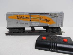 Lionel No 3474 Western Pacific Operating Box Car wTrack