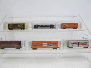 Lot of N Scale Train Cars #16 - Western Pacific
