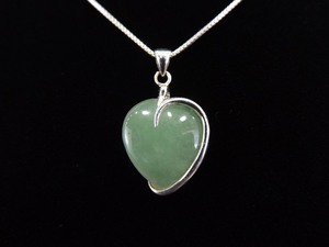 .925 Sterling Silver Green Jade Heart Pendant Necklace