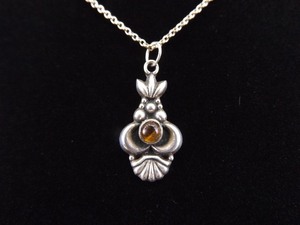 .925 Sterling Silver Amber Cabochon Pendant Necklace