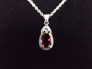 .925 Sterling Silver Oval Cut Garnet Pendant Necklace