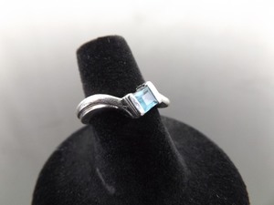 .925 Sterling Silver Square Cut Topaz Ring Size 6