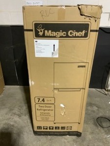 Magic Chef 7.4 cu. ft. 2 Door Mini Fridge in Black. See Pictures