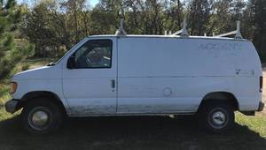 lot 2 image: 1996 Ford Econoline 250 Cargo Van