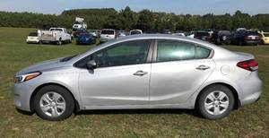 lot 1 image: 2017 Kia Forte LX